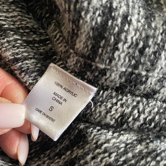 NY & Co. Black & White Pullover Sweater - Size Small - Picture 10 of 13